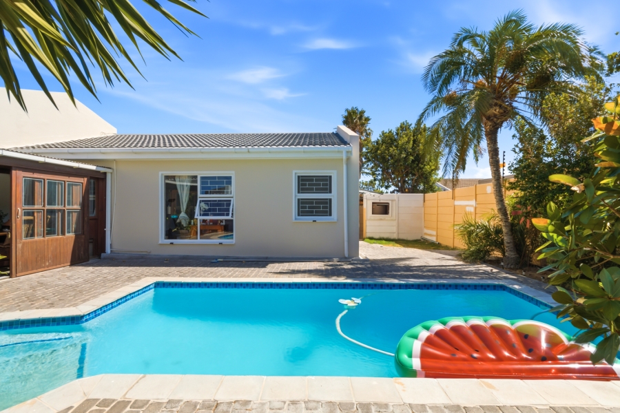 4 Bedroom Property for Sale in Bay Park Western Cape